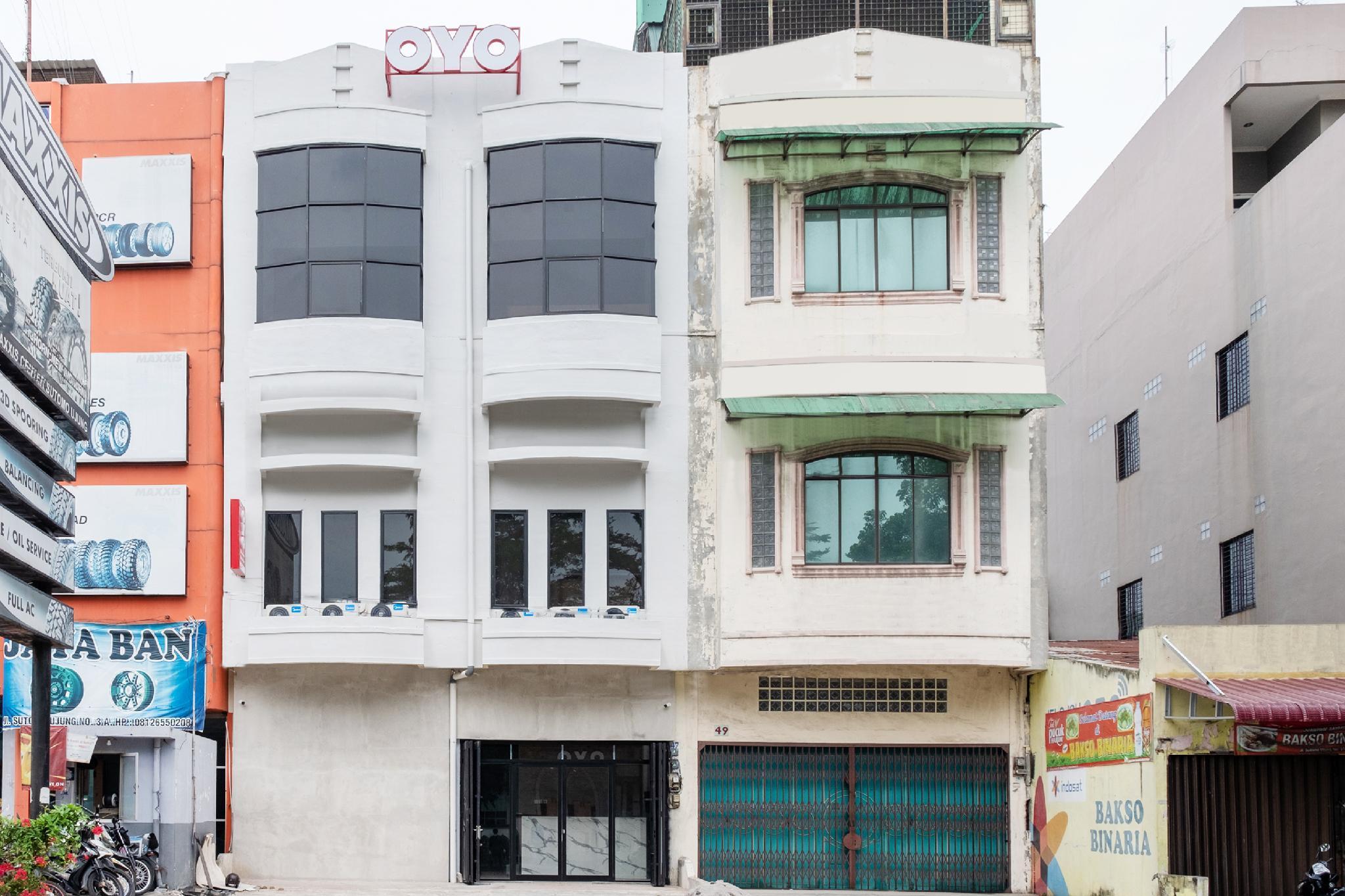 Super Oyo 3150 Theodore Homestay Medan Eksteriør billede