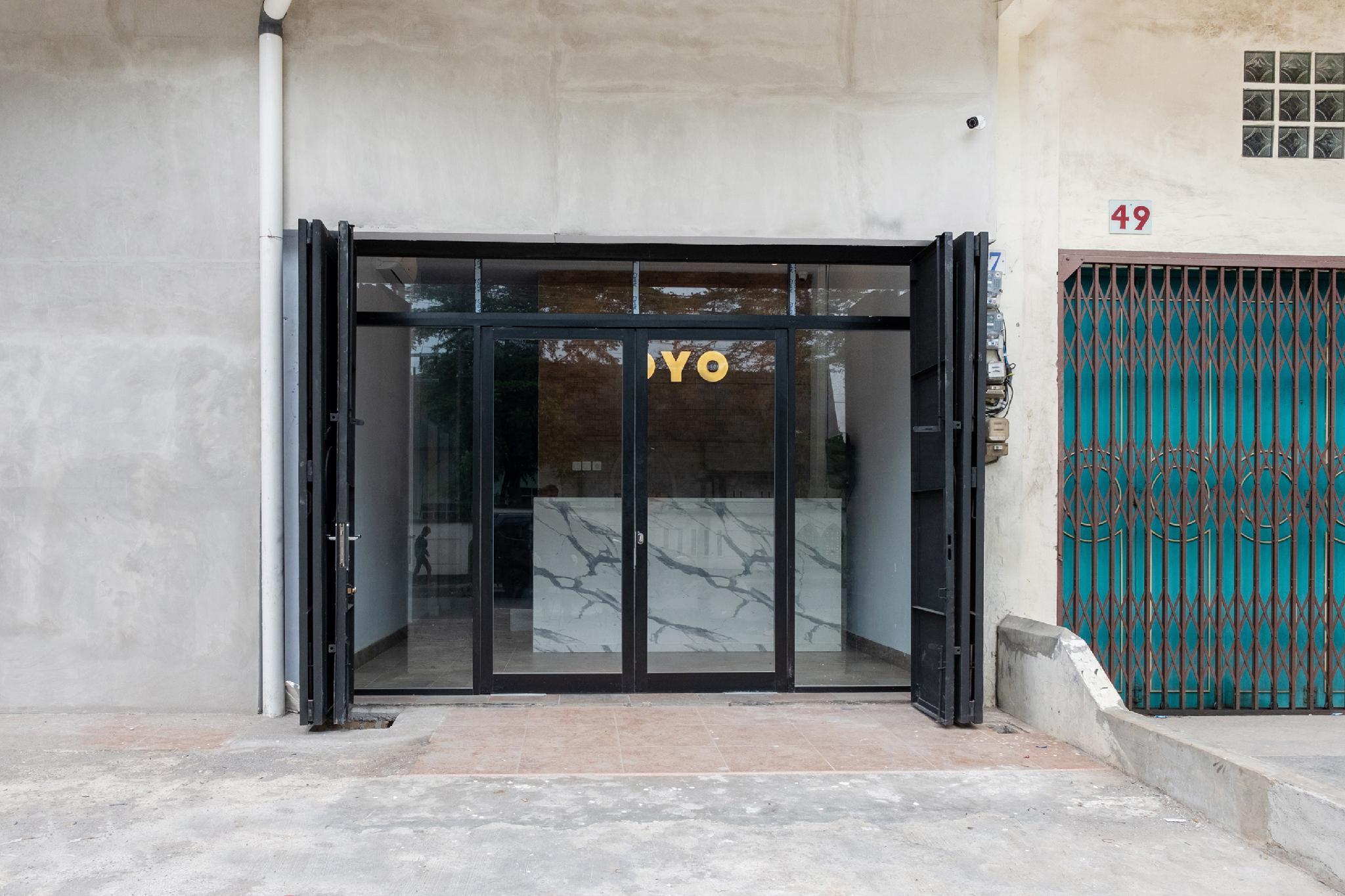 Super Oyo 3150 Theodore Homestay Medan Eksteriør billede
