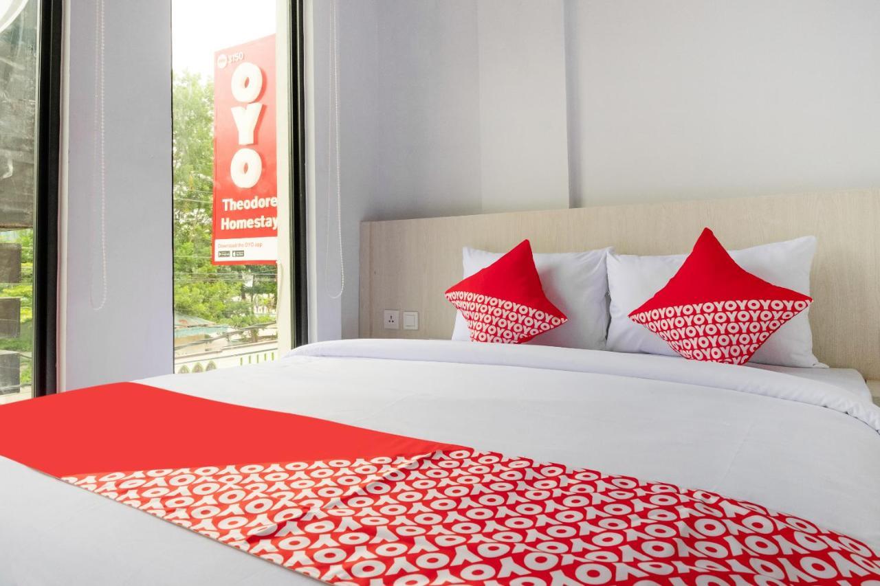 Super Oyo 3150 Theodore Homestay Medan Eksteriør billede